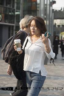 欧美人睡衣视频在线观看,在线揭秘潮流睡衣穿搭秘诀