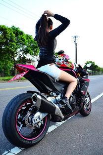 机车女孩视频欧美,欧美街头时尚新潮流