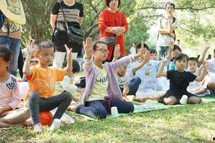 欧美小孩子逛街视频,跟随孩子们的购物时光