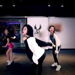 欧美流行兔牙舞蹈视频,萌动全球的可爱旋风