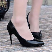 塑料欧美高跟鞋视频,塑料材质演绎独特魅力