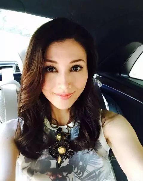 欧美有线视频人妻自拍