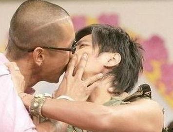 欧美男黑人同性视频免费,免费视频带你走进多元文化世界