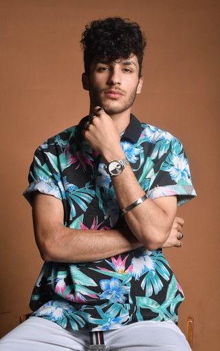 欧美俊男写真视频在线,魅力四溢，视觉盛宴