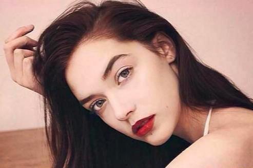 欧美求而不得的眼神视频