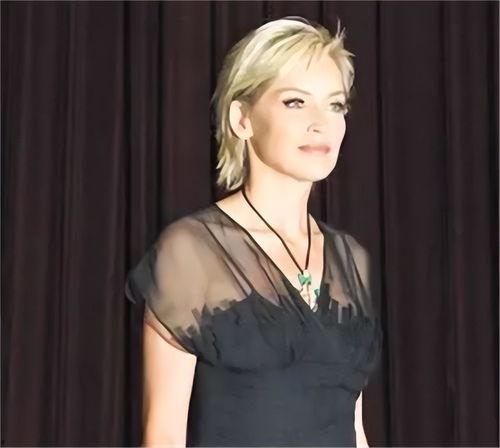 欧美明星疫情现状视频,病魔侵袭下的星光黯淡