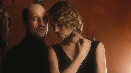 欧美视频片,光影交织，情感共鸣