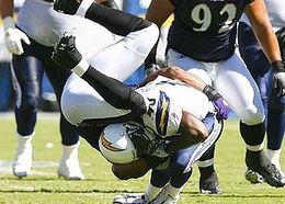 欧美橄榄球捡球视频,欧美球员捡球精彩瞬间回顾