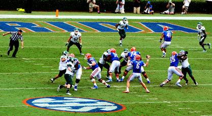 欧美橄榄球捡球视频,欧美球员捡球精彩瞬间回顾